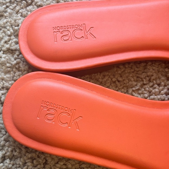 Nordstrom Rack Vibrant Orange Slide Sandals - Size 7 - Picture 3 of 6